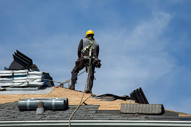 Professional Roofing technician working in Dravosburg, PA
